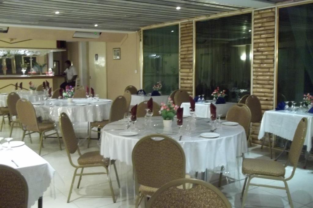 Hypertek Hotel Grand Baie Esterno foto