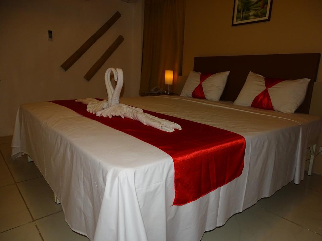 Hypertek Hotel Grand Baie Esterno foto
