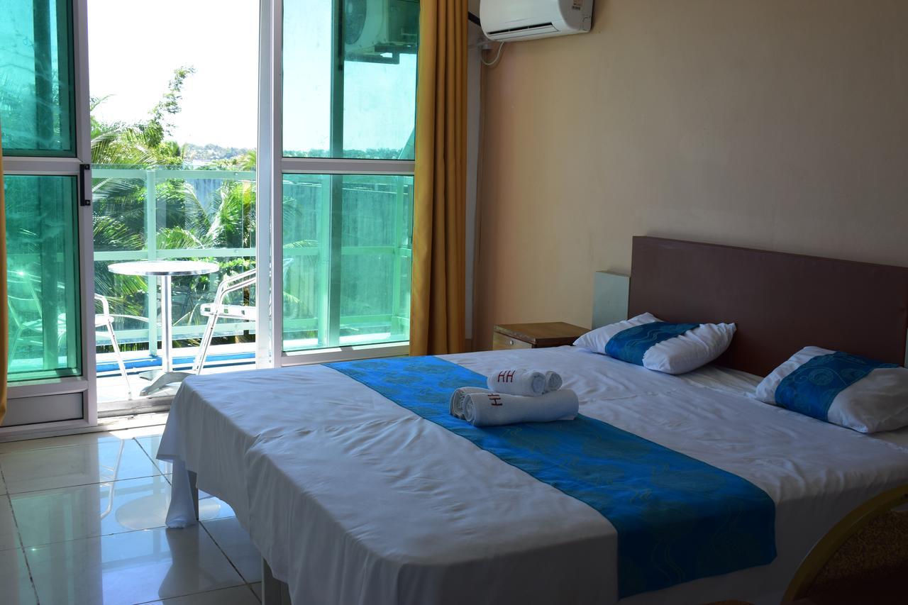 Hypertek Hotel Grand Baie Esterno foto