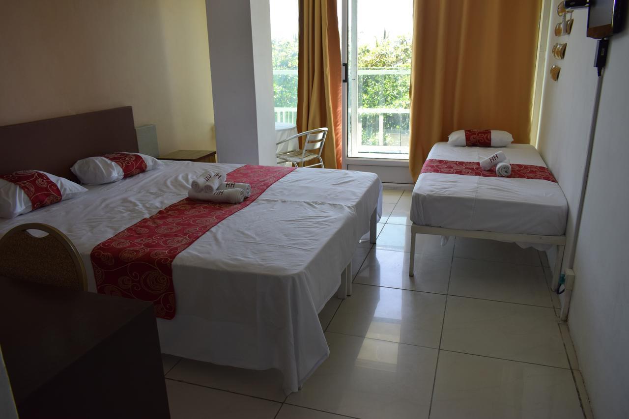 Hypertek Hotel Grand Baie Esterno foto